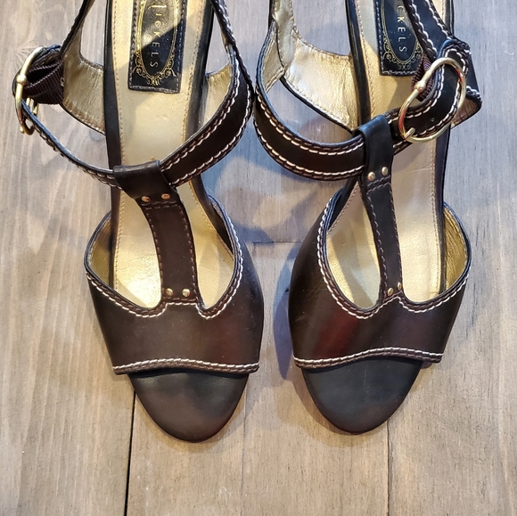 Sandals - Picture 2 of 3